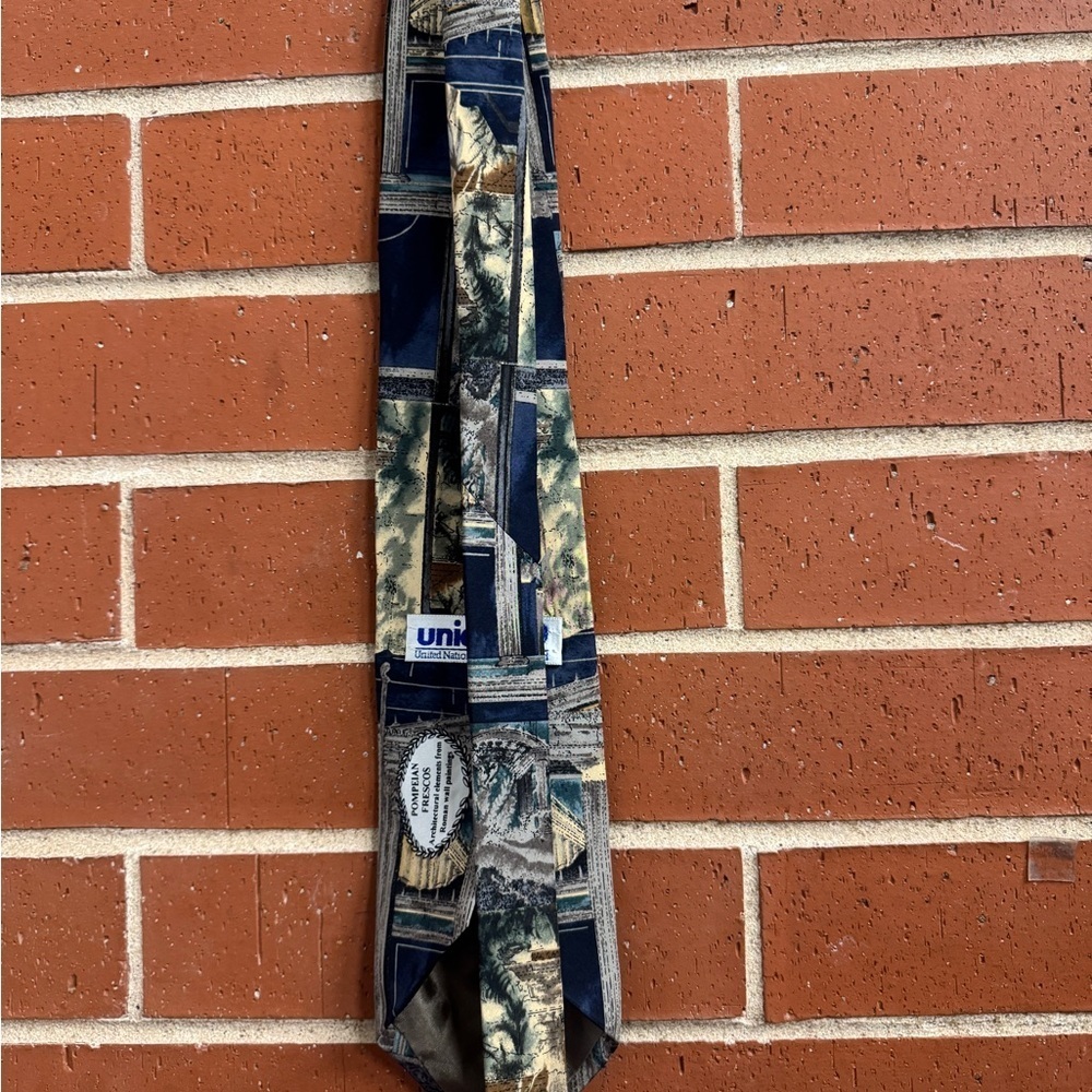 UNICEF Pompeii Frescoes Art Tie — Ancient Roman Print Necktie - Picture 2 of 3